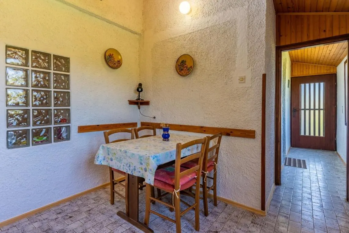 Holiday Apartment In Stivan With Balcony, Air Conditioning, Wifi, Washing Machine 5196-1 Pernat Croatia