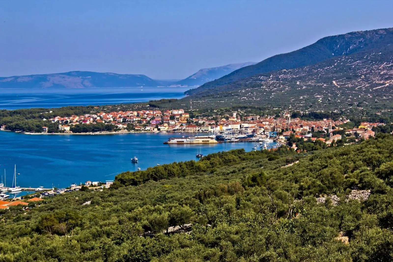 Holiday Apartment In Stivan With Balcony, Air Conditioning, Wifi, Washing Machine 5196-1 Pernat 0*,  Croatia